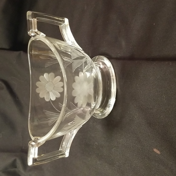 Vintage Heisey Etched glass sugar and cream set - Picture 4 of 15